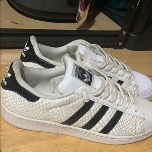 ADIDAS SUPERSTAR